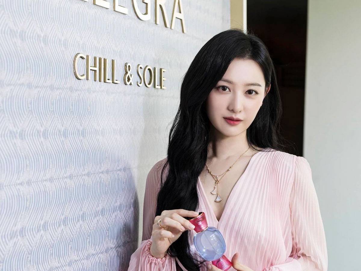 Kim Ji Won tỏa sáng cùng Bvlgari